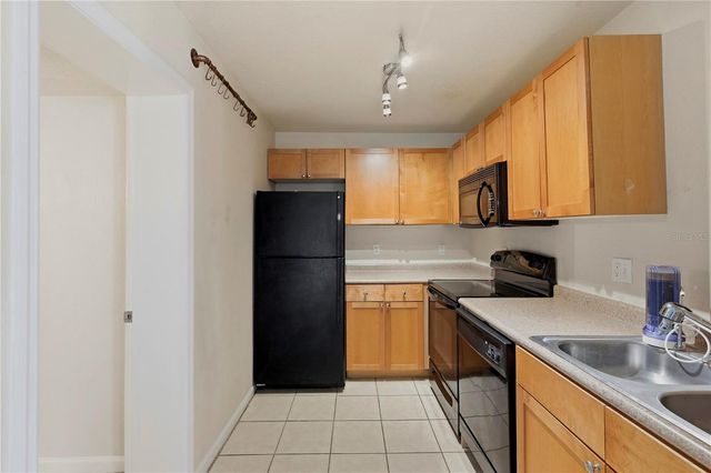151 SEAHORSE DRIVE SE B, St Petersburg, FL 33705