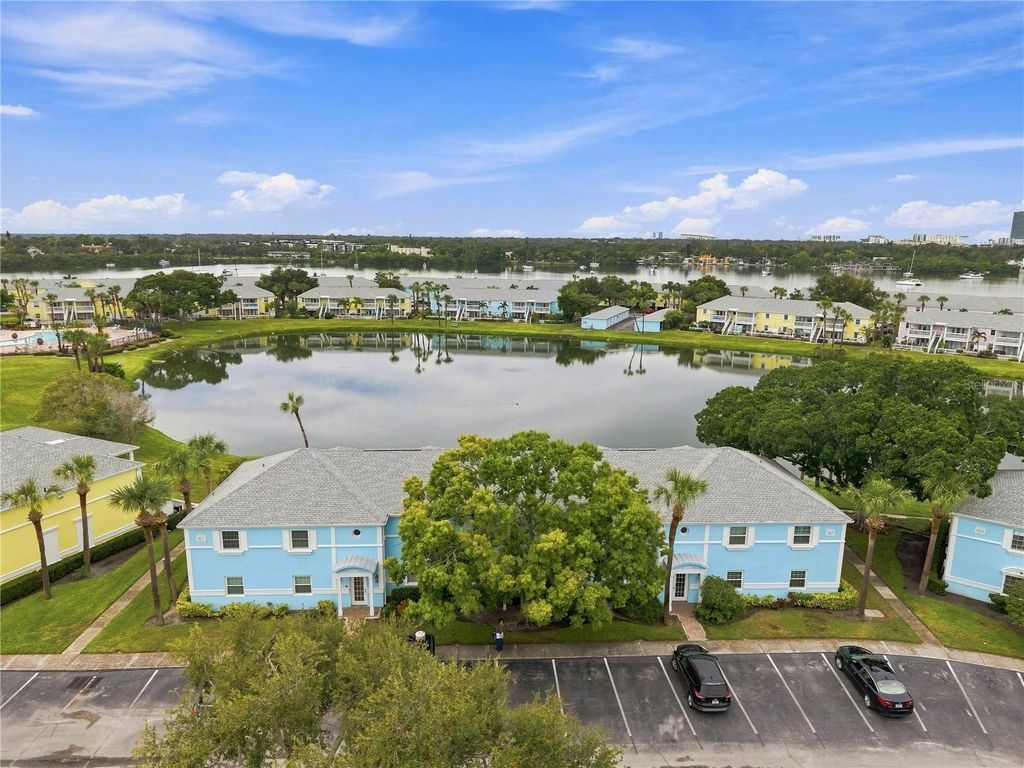 151 SEAHORSE DRIVE SE B, St Petersburg, FL 33705