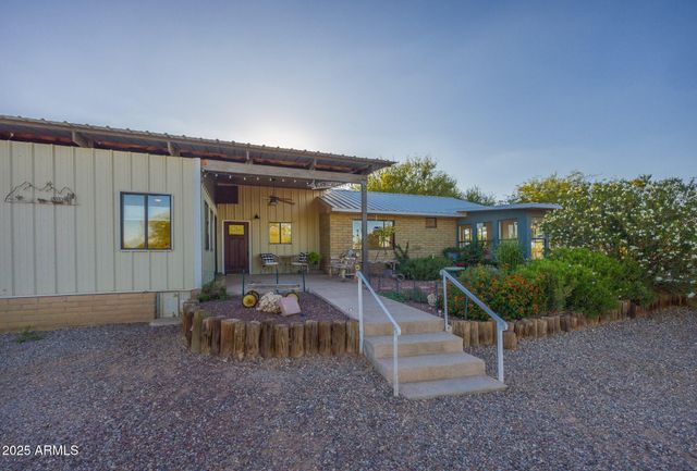1302 W COYOTE Trail, Benson, AZ 85602