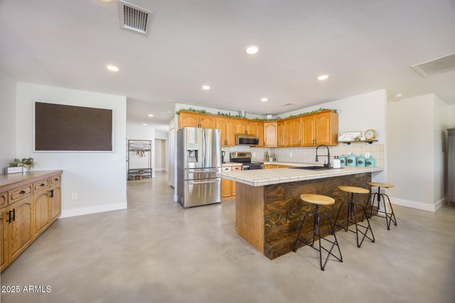 1302 W COYOTE Trail, Benson, AZ 85602
