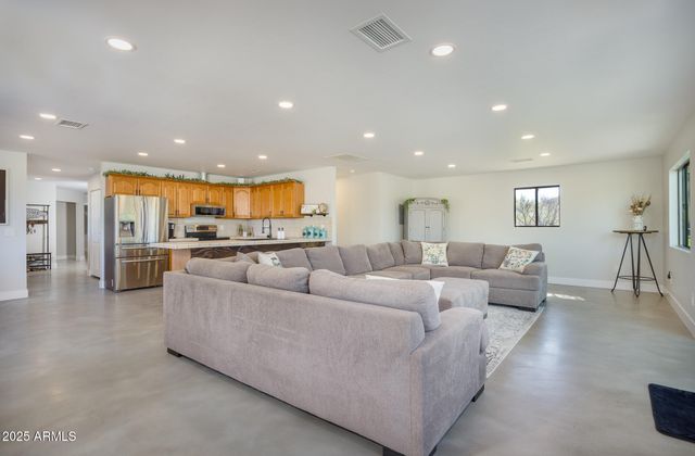 1302 W COYOTE Trail, Benson, AZ 85602
