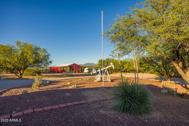 1302 W COYOTE Trail, Benson, AZ 85602