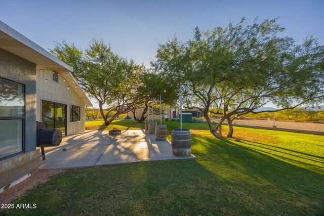 1302 W COYOTE Trail, Benson, AZ 85602