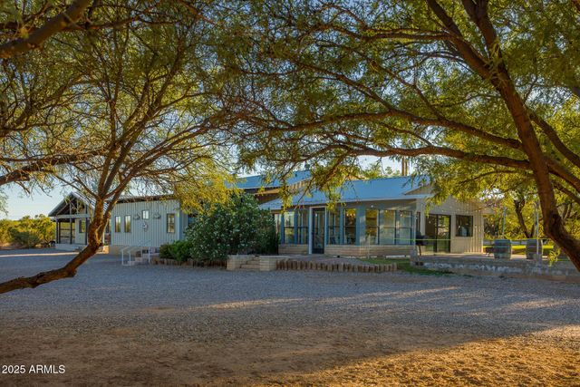 1302 W COYOTE Trail, Benson, AZ 85602
