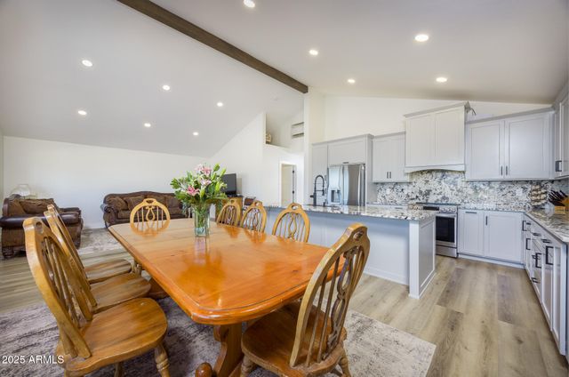 1302 W COYOTE Trail, Benson, AZ 85602