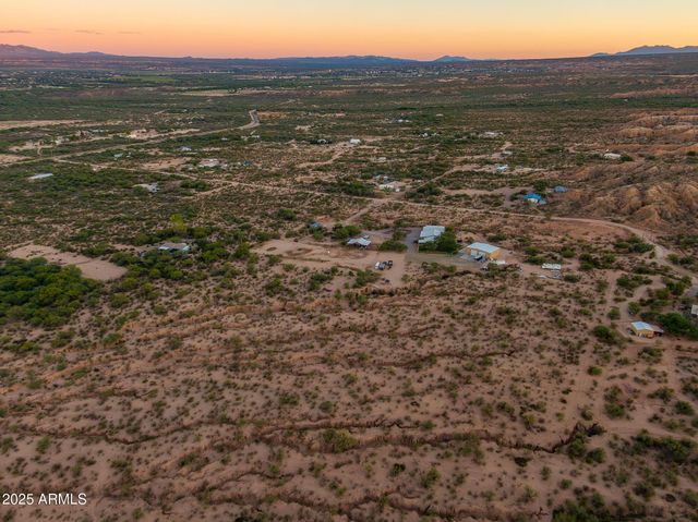 1302 W COYOTE Trail, Benson, AZ 85602