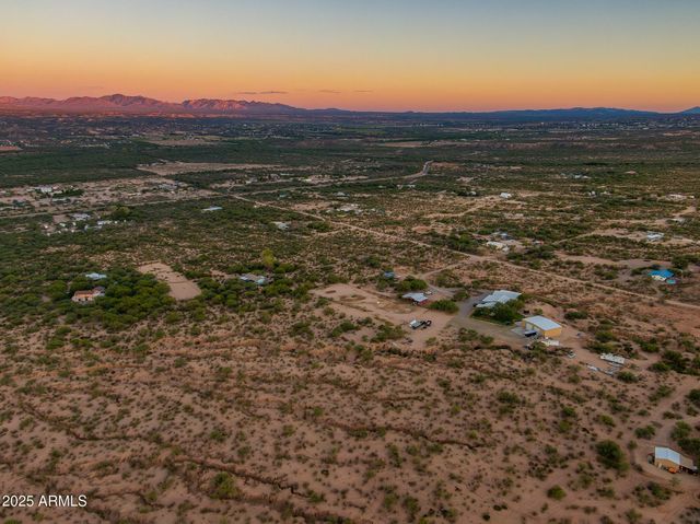 1302 W COYOTE Trail, Benson, AZ 85602