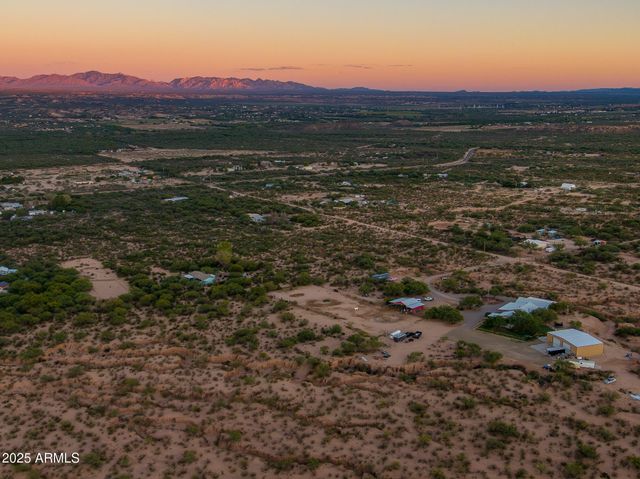 1302 W COYOTE Trail, Benson, AZ 85602