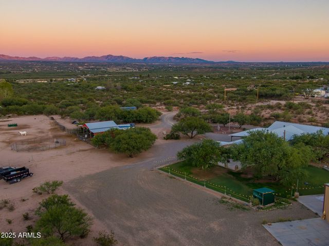 1302 W COYOTE Trail, Benson, AZ 85602