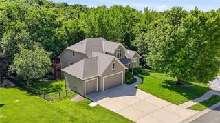 10209 River Hills Court, Parkville, MO 64152