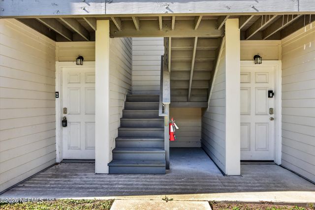 7650 MAILES Court 101, Jacksonville, FL 32210