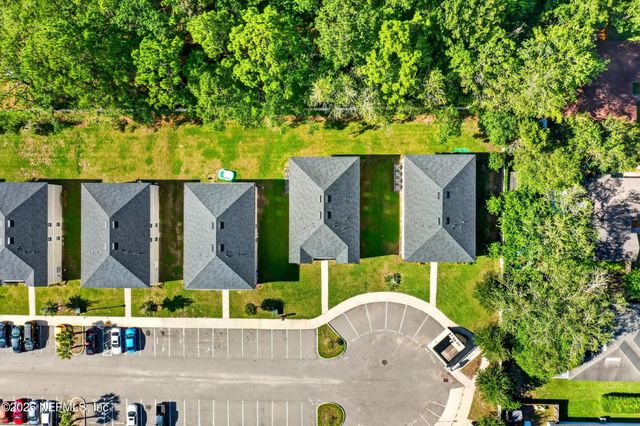 7650 MAILES Court 101, Jacksonville, FL 32210