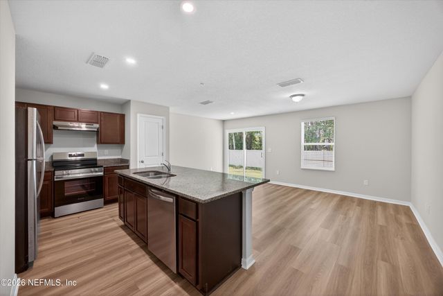 7650 MAILES Court 101, Jacksonville, FL 32210
