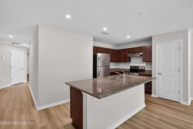 7650 MAILES Court 101, Jacksonville, FL 32210