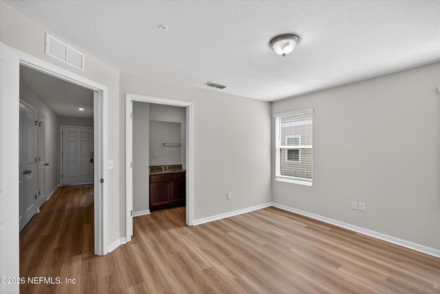 7650 MAILES Court 101, Jacksonville, FL 32210
