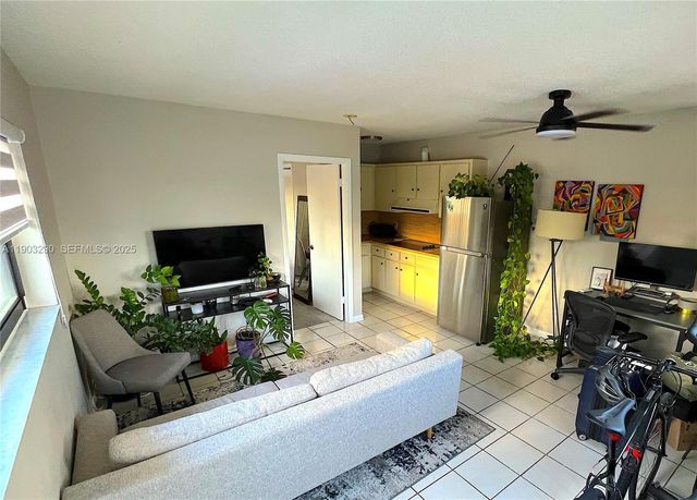 270 NW 40th Ct, Miami, FL 33126