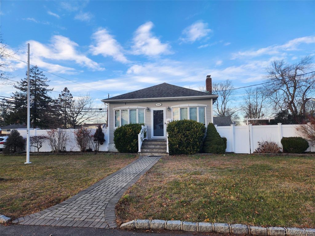 1504 3rd Street, West Babylon, NY 11704