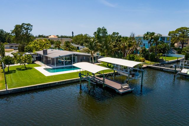 263 87TH AVENUE N, St Petersburg, FL 33702