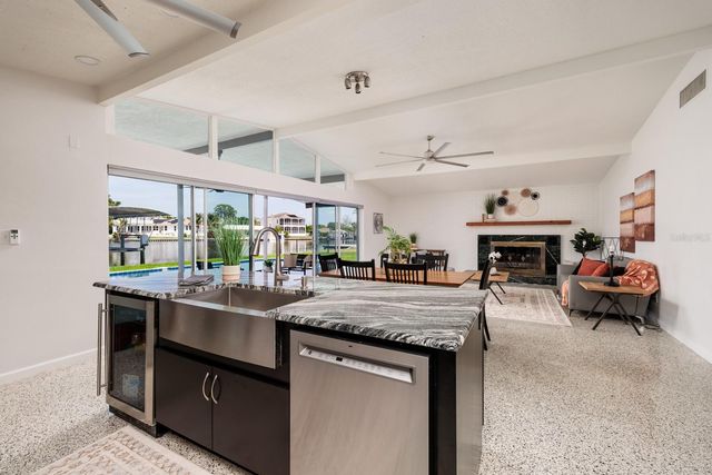 263 87TH AVENUE N, St Petersburg, FL 33702