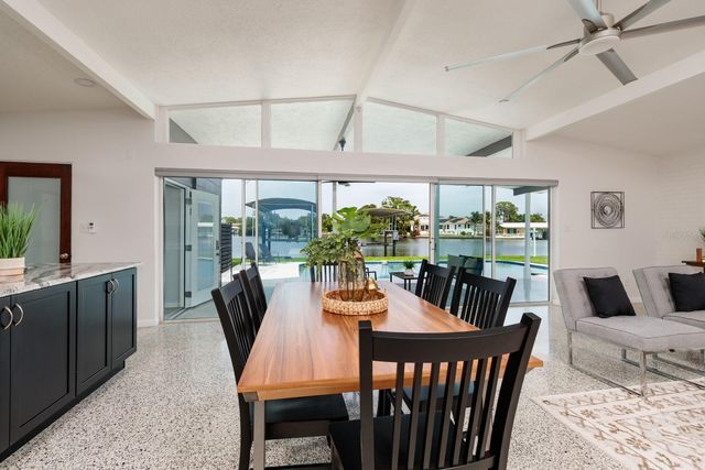 263 87TH AVENUE N, St Petersburg, FL 33702