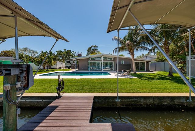 263 87TH AVENUE N, St Petersburg, FL 33702