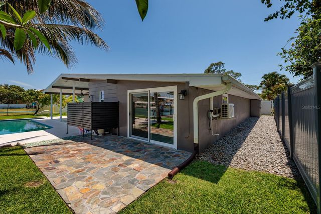 263 87TH AVENUE N, St Petersburg, FL 33702