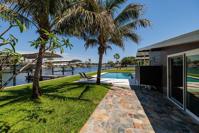 263 87TH AVENUE N, St Petersburg, FL 33702