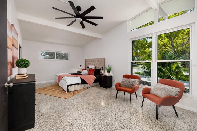 263 87TH AVENUE N, St Petersburg, FL 33702