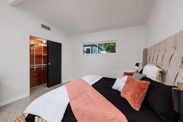 263 87TH AVENUE N, St Petersburg, FL 33702