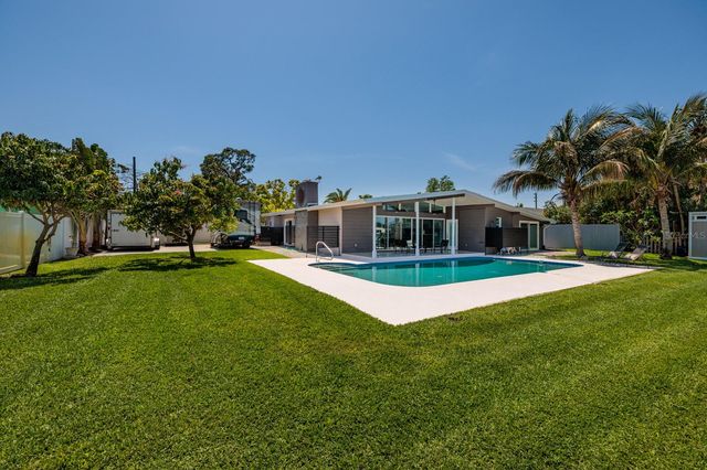 263 87TH AVENUE N, St Petersburg, FL 33702