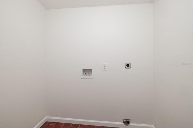 263 87TH AVENUE N, St Petersburg, FL 33702