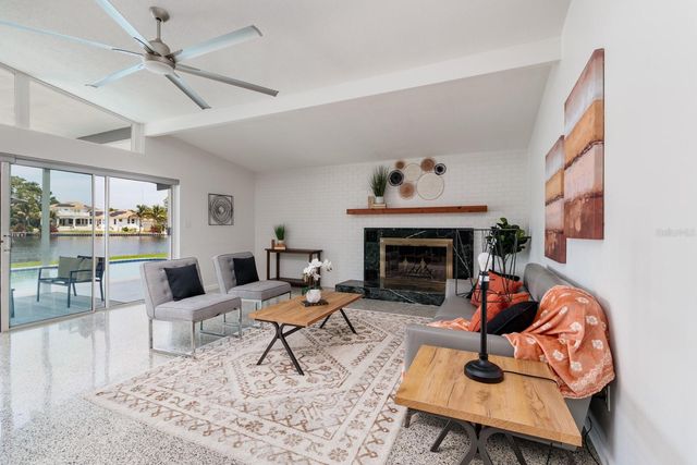 263 87TH AVENUE N, St Petersburg, FL 33702