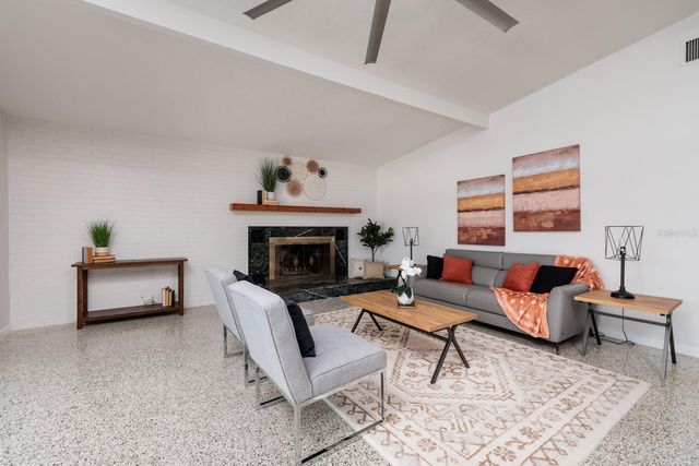 263 87TH AVENUE N, St Petersburg, FL 33702