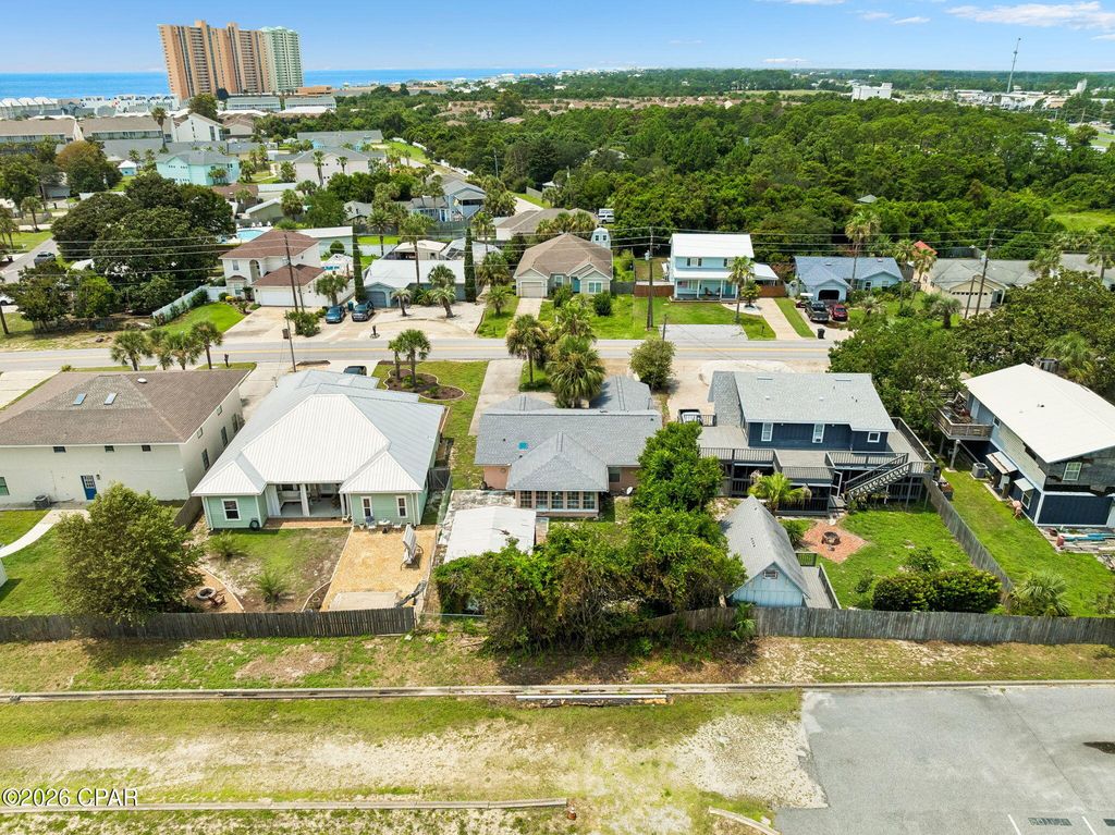 Image 10 of property listing at 121 Cobb Road, Panama City Beach, FL 32413