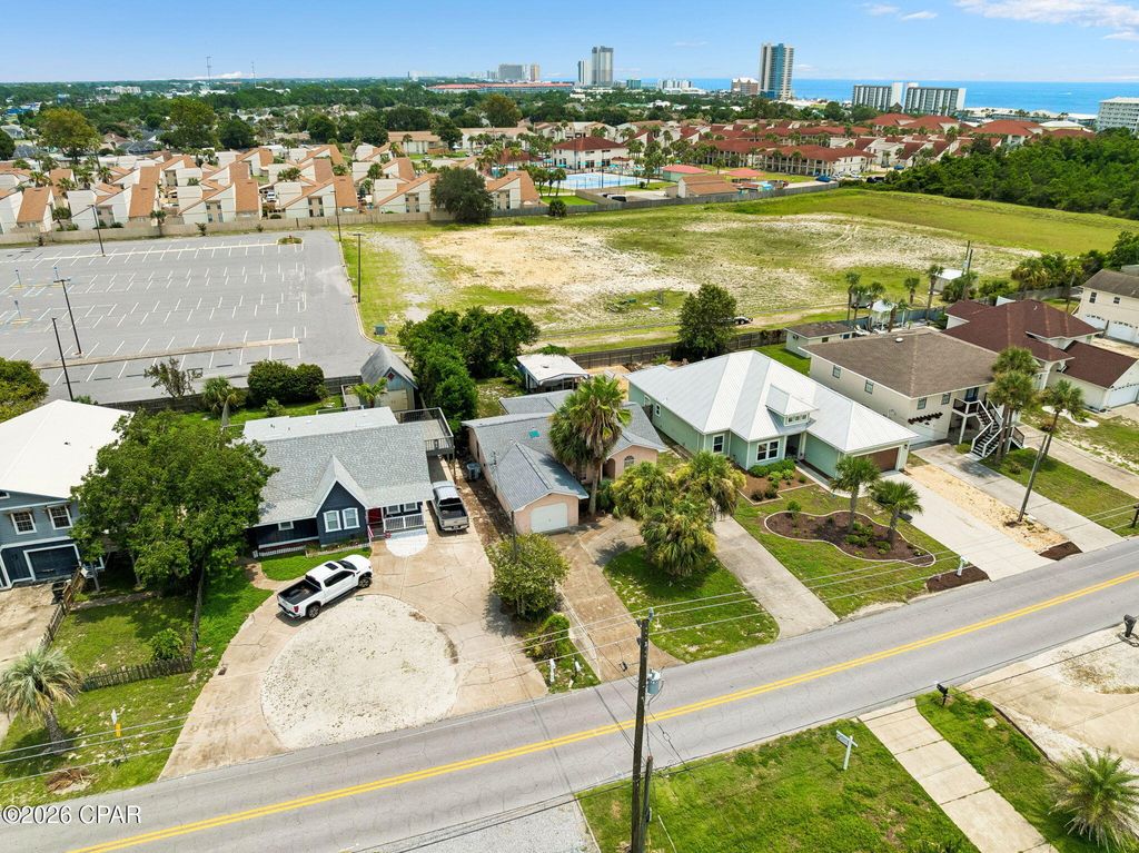 Image 12 of property listing at 121 Cobb Road, Panama City Beach, FL 32413