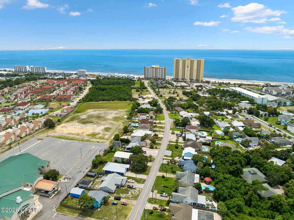 Image 4 of property listing at 121 Cobb Road, Panama City Beach, FL 32413