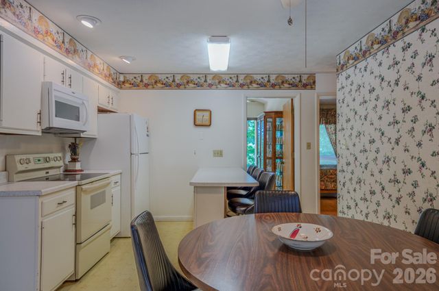 22 Tilson Trail, Asheville, NC 28805