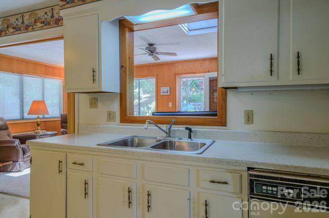 22 Tilson Trail, Asheville, NC 28805