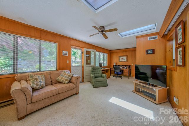 22 Tilson Trail, Asheville, NC 28805