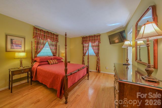 22 Tilson Trail, Asheville, NC 28805
