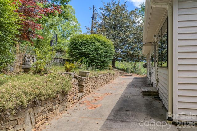 22 Tilson Trail, Asheville, NC 28805