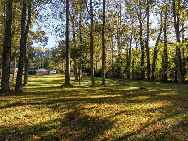 2001 Hemlock Trail SW, Snellville, GA 30078