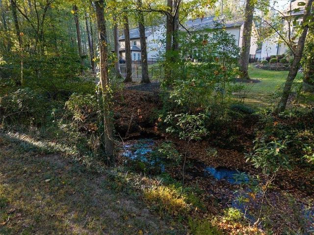 2001 Hemlock Trail SW, Snellville, GA 30078