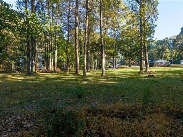 2001 Hemlock Trail SW, Snellville, GA 30078