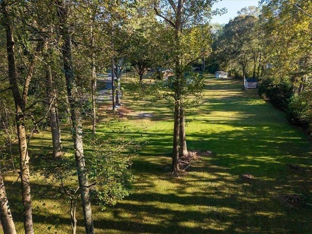 2001 Hemlock Trail SW, Snellville, GA 30078