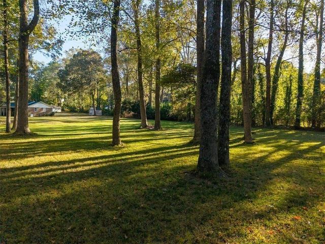 2001 Hemlock Trail SW, Snellville, GA 30078