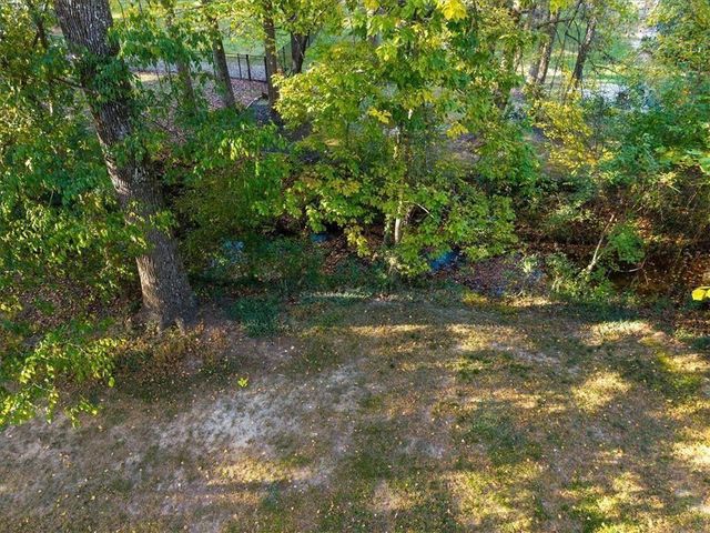 2001 Hemlock Trail SW, Snellville, GA 30078