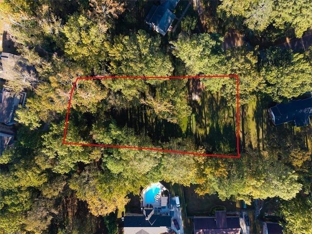 2001 Hemlock Trail SW, Snellville, GA 30078