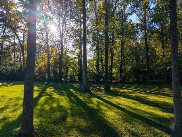 2001 Hemlock Trail SW, Snellville, GA 30078