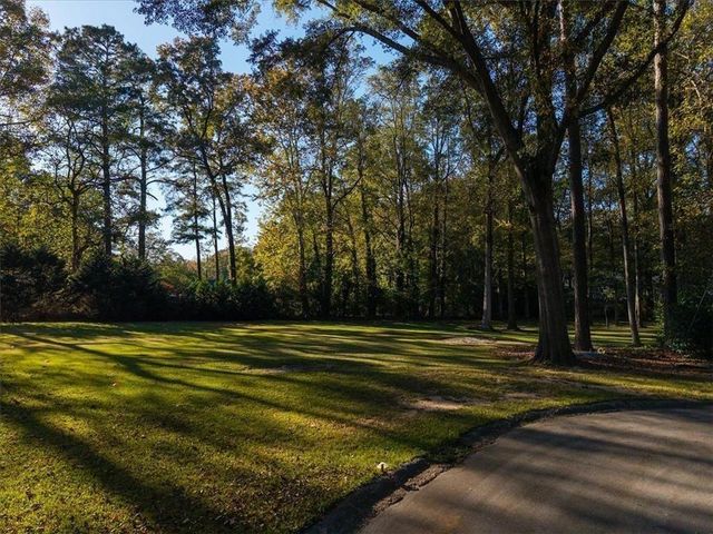 2001 Hemlock Trail SW, Snellville, GA 30078
